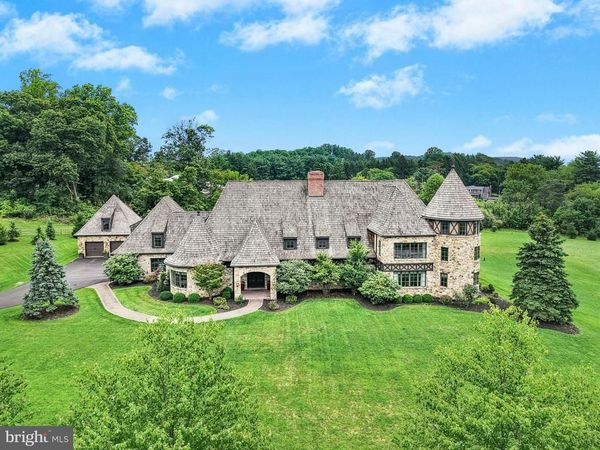 2214 N MELROSE LANE, BETHLEHEM, PA 18015