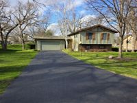 6125 S Kilkenny Drive, Crystal Lake, IL 60014 primary photo