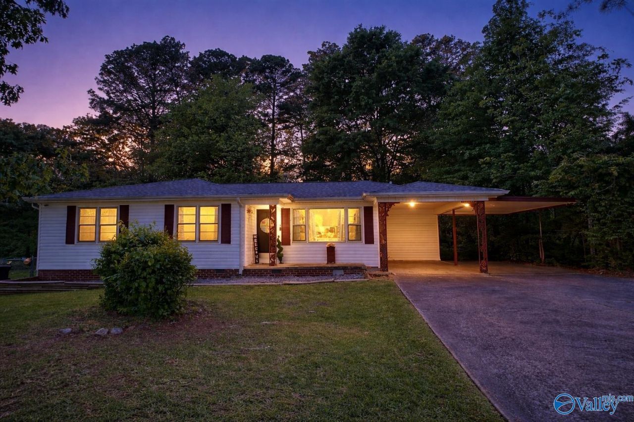 1641 Arrowhead Drive, Gadsden, AL 35903 Main Photo
