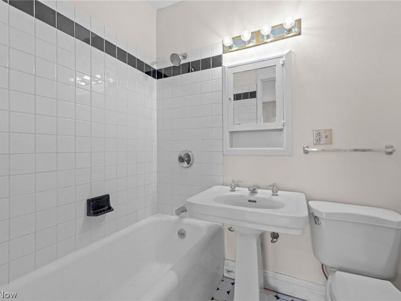 11428 Cedar Glen Parkway, Unit C2D2, Cleveland, OH 44106 Photo 28