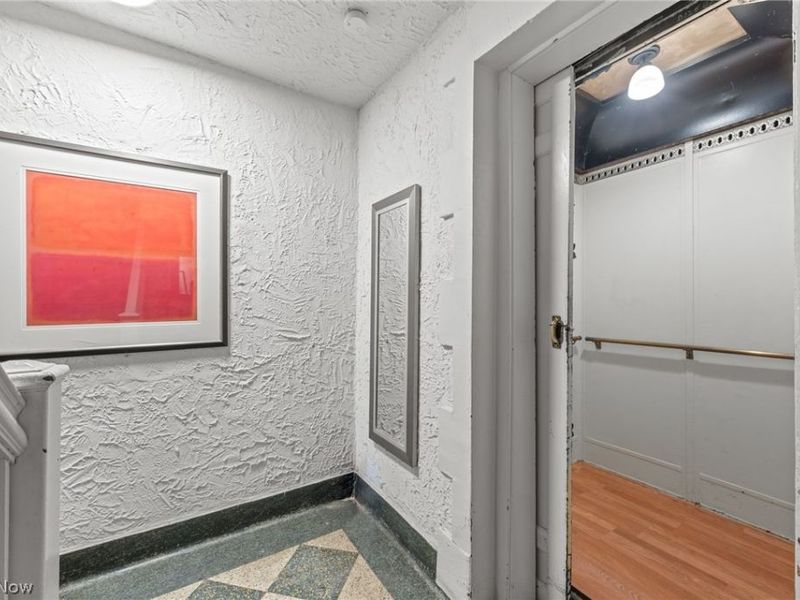 11428 Cedar Glen Parkway, Unit C2D2, Cleveland, OH 44106 Photo 3