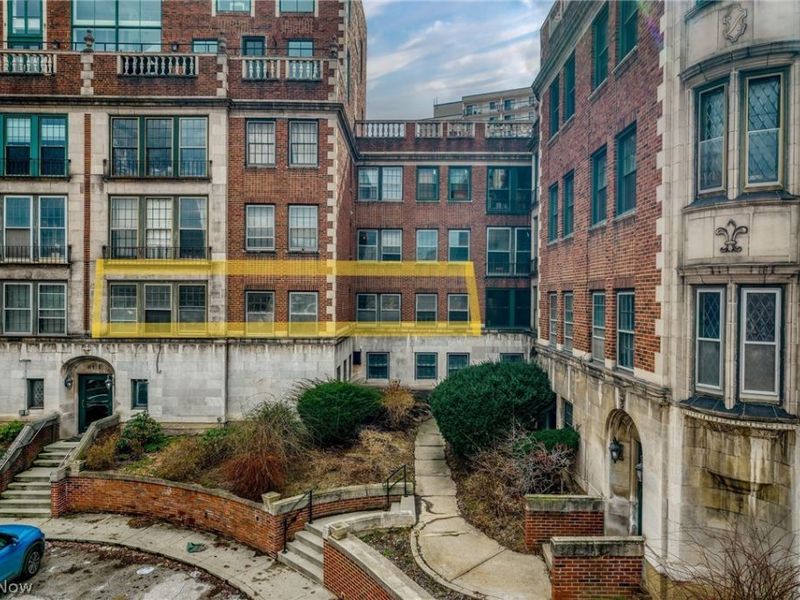 11428 Cedar Glen Parkway, Unit C2D2, Cleveland, OH 44106 Photo 38