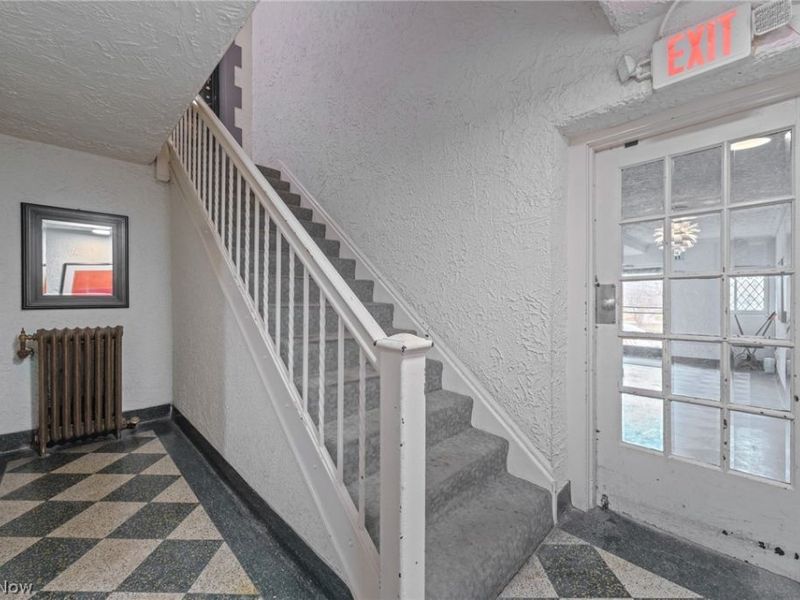 11428 Cedar Glen Parkway, Unit C2D2, Cleveland, OH 44106 Photo 4