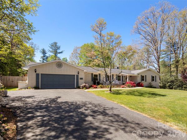 304 Wood Dale Drive, Hendersonville, NC 28791