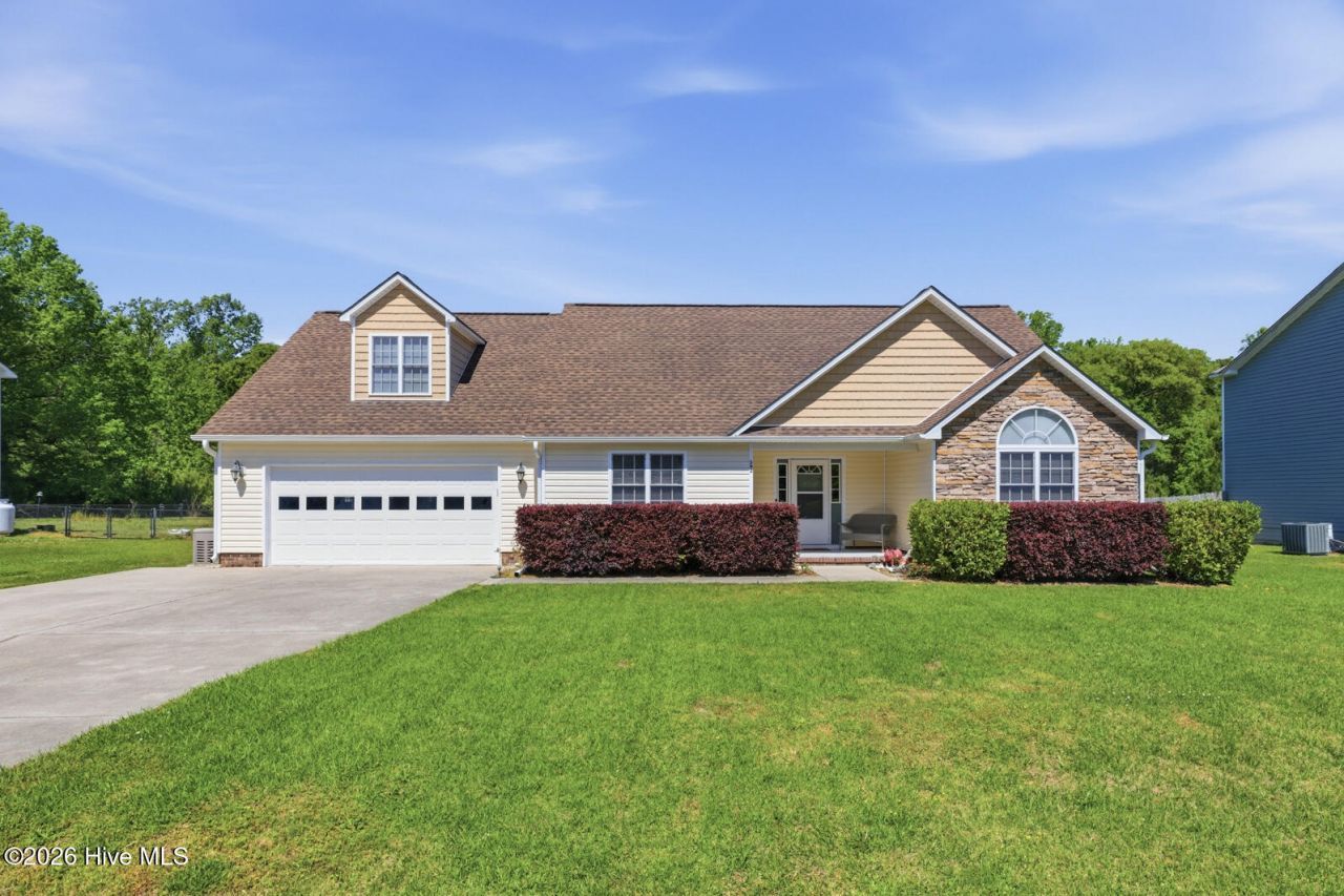 382 Carolina Pines Boulevard, New Bern, NC 28560 Main Photo