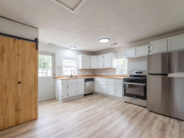 2115 N Weller Avenue , Springfield, MO 65803