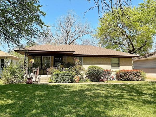 10313 Pinecrest Drive , Dallas, TX 75228