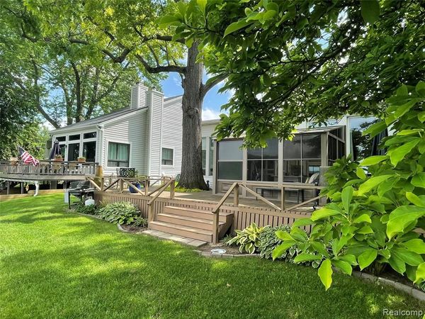 10470 King Road, Springfield Twp, MI 48350