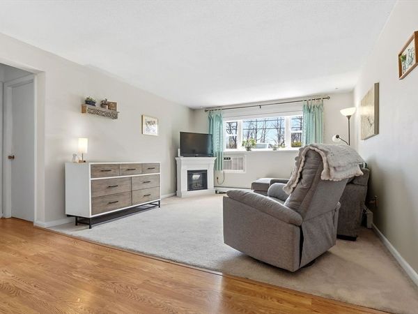 1 Colonial Dr, Unit B1-3, Andover, MA 01810