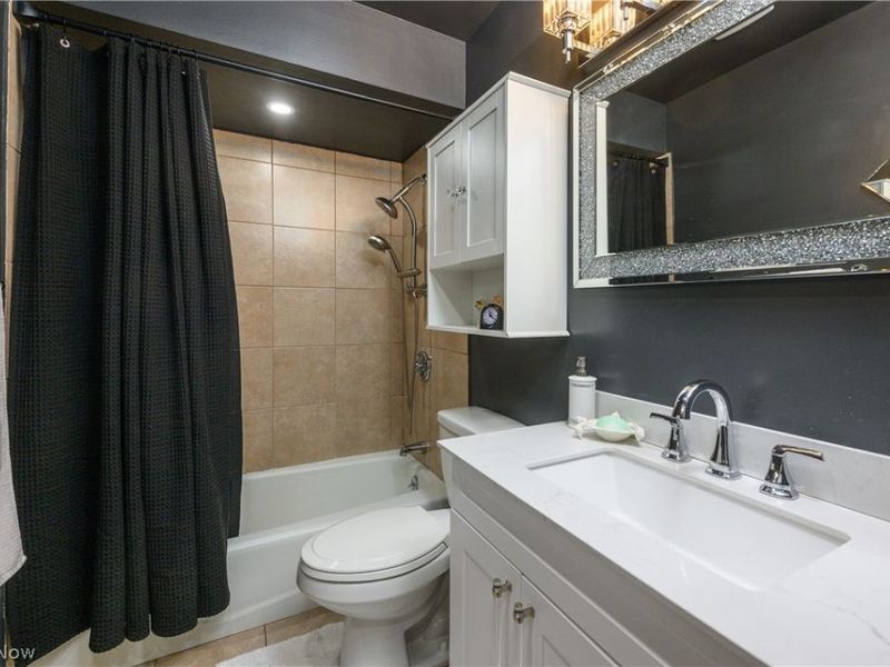 9596 Reichert Road, Parma, OH 44130 Photo 12