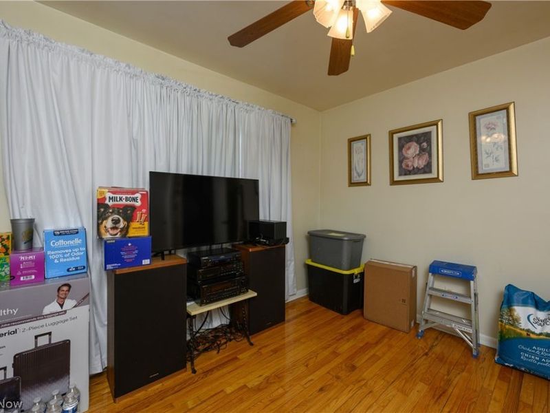 9596 Reichert Road, Parma, OH 44130 Photo 15