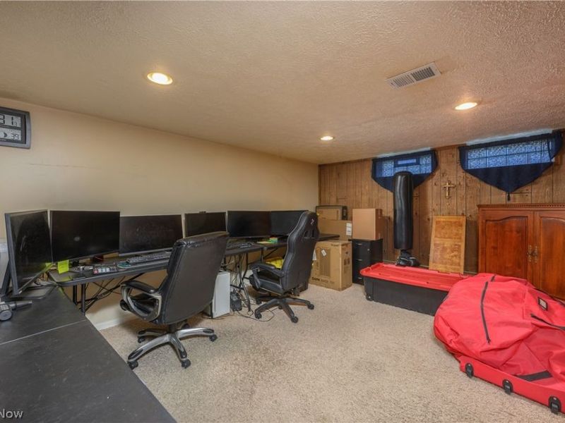 9596 Reichert Road, Parma, OH 44130 Photo 16