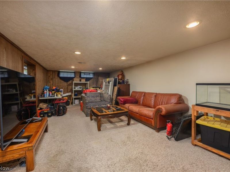 9596 Reichert Road, Parma, OH 44130 Photo 17