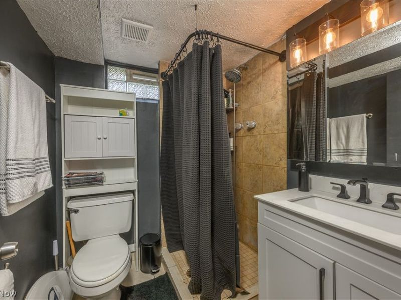 9596 Reichert Road, Parma, OH 44130 Photo 19