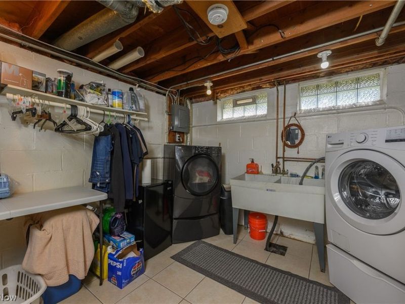 9596 Reichert Road, Parma, OH 44130 Photo 20