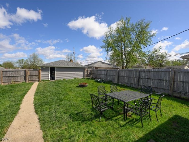 9596 Reichert Road, Parma, OH 44130 Photo 22