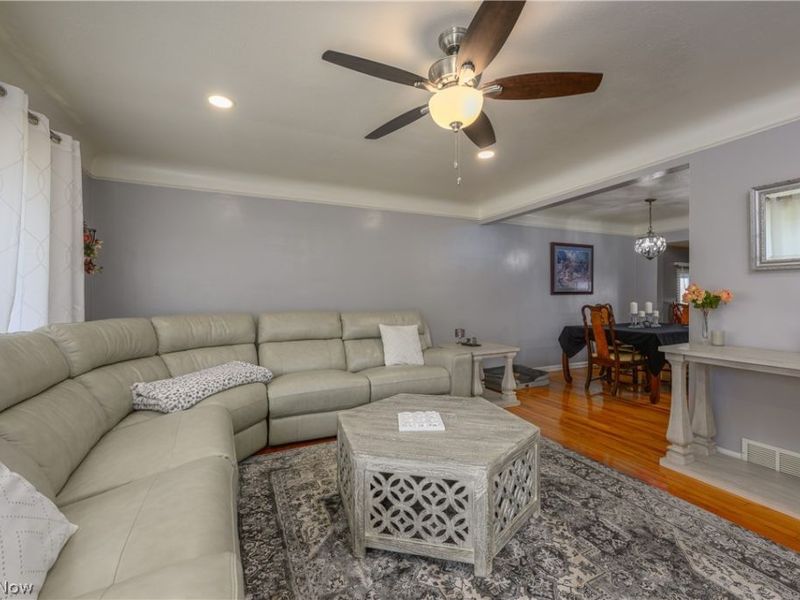 9596 Reichert Road, Parma, OH 44130 Photo 5