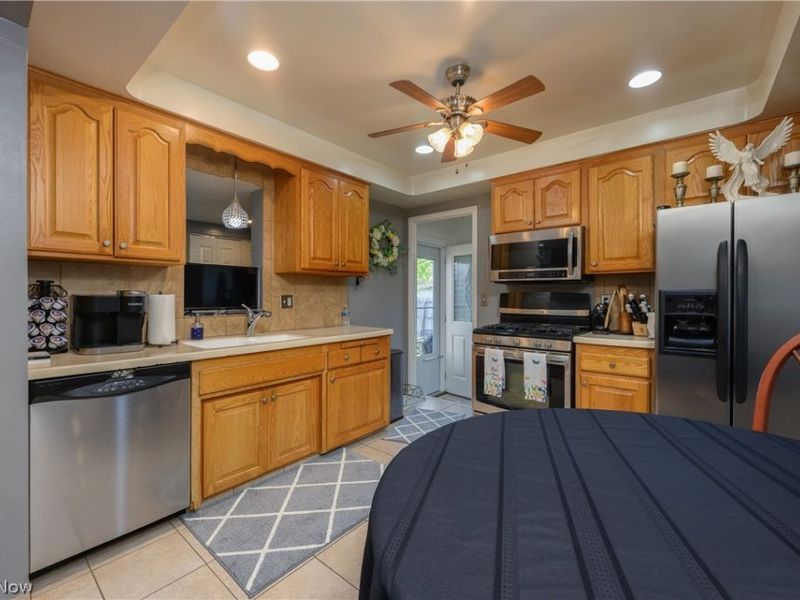 9596 Reichert Road, Parma, OH 44130 Photo 7