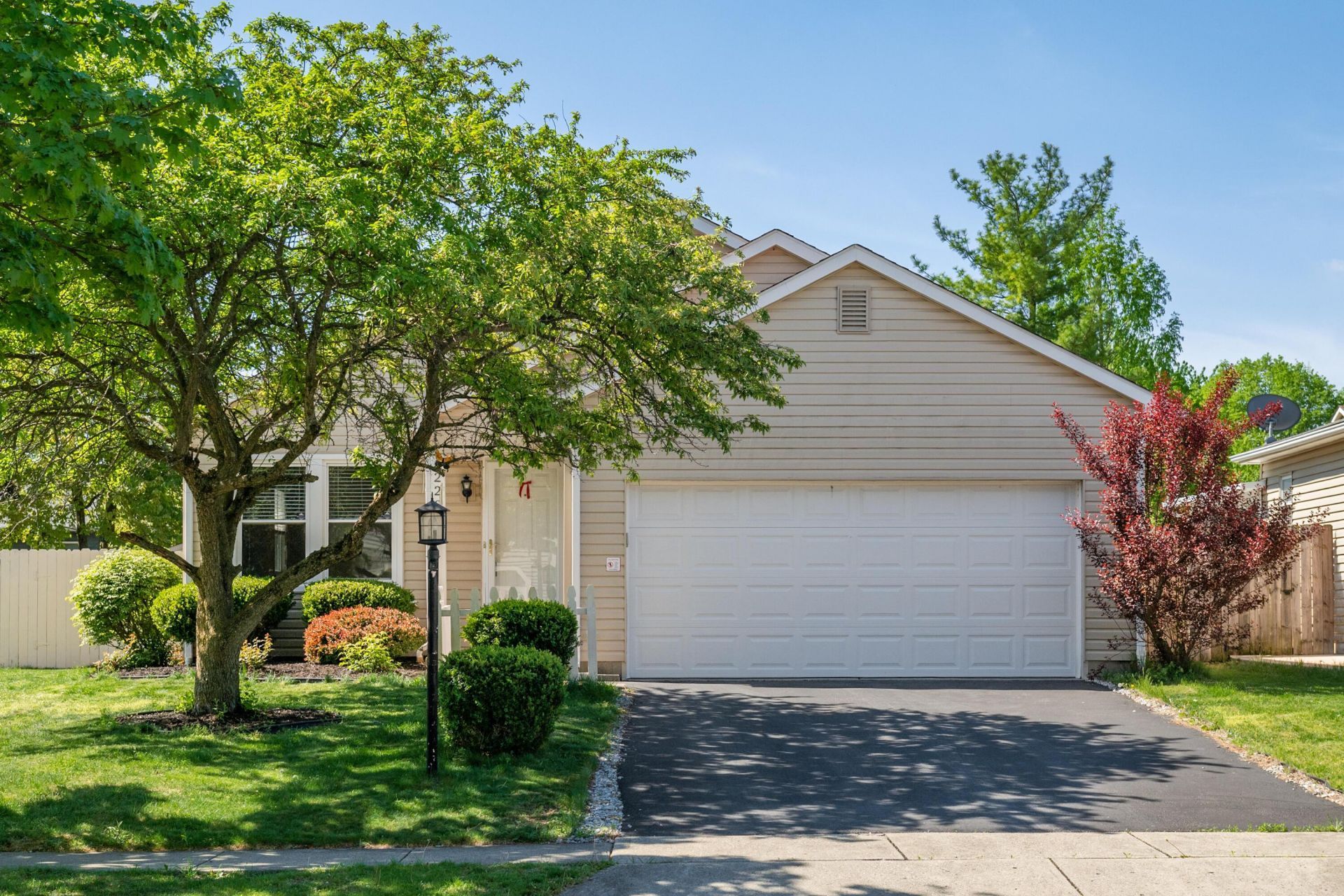 2295 Fernwood Avenue , Grove City, OH 43123 Main Photo