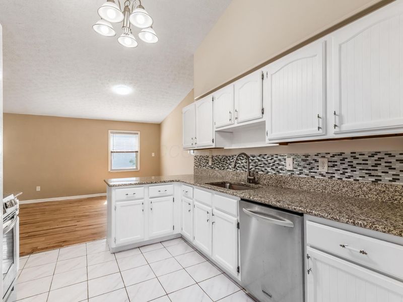 2295 Fernwood Avenue, Grove City, OH 43123 Photo 13