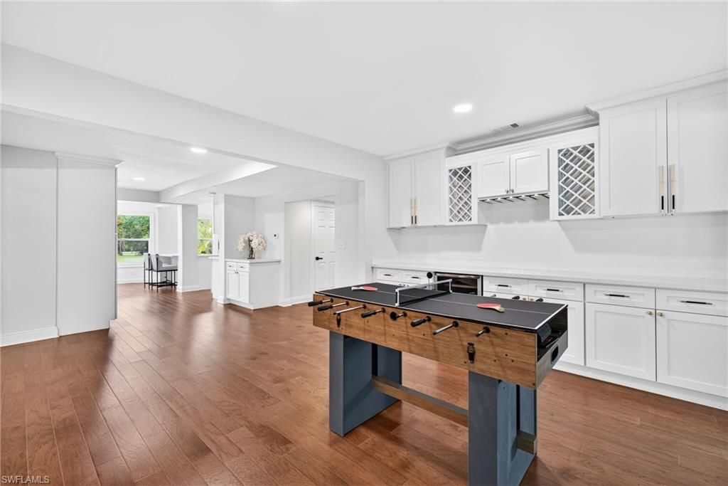 250 19th St Nw, Naples, FL 34120 Photo