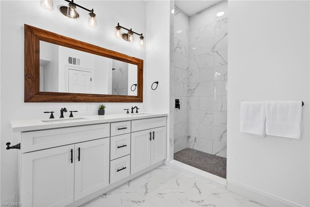 250 19th St Nw, Naples, FL 34120 Photo