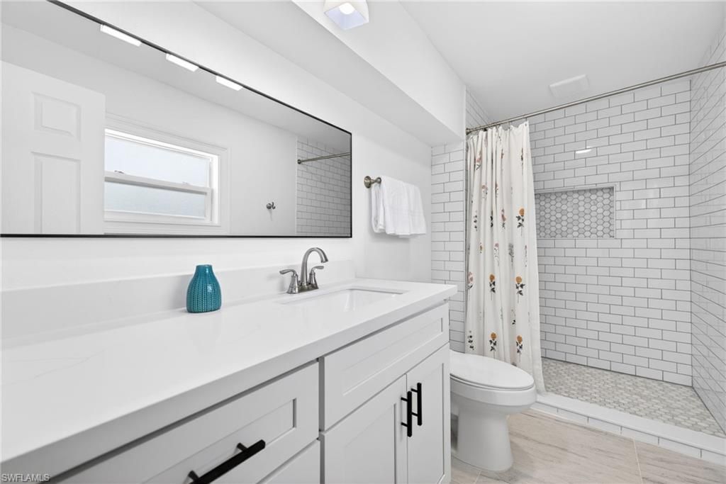 250 19th St Nw, Naples, FL 34120 Photo