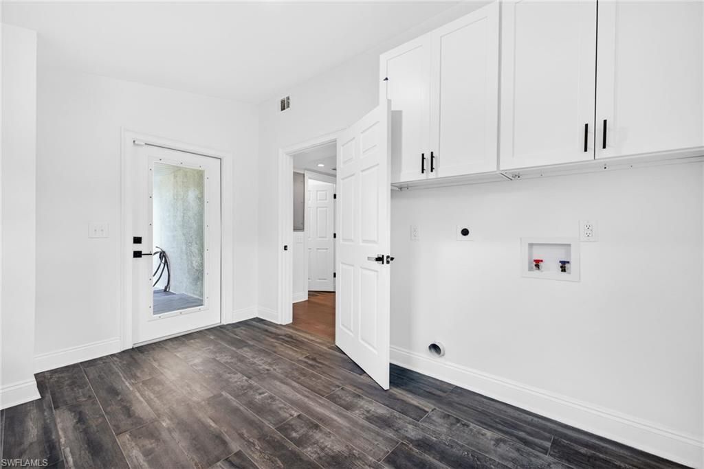 250 19th St Nw, Naples, FL 34120 Photo