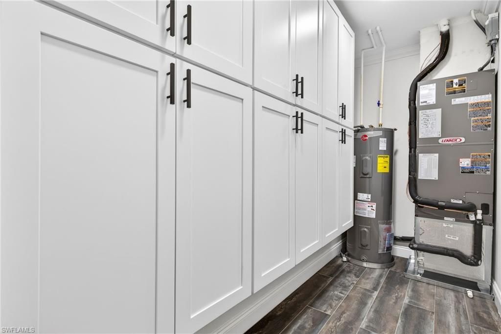 250 19th St Nw, Naples, FL 34120 Photo