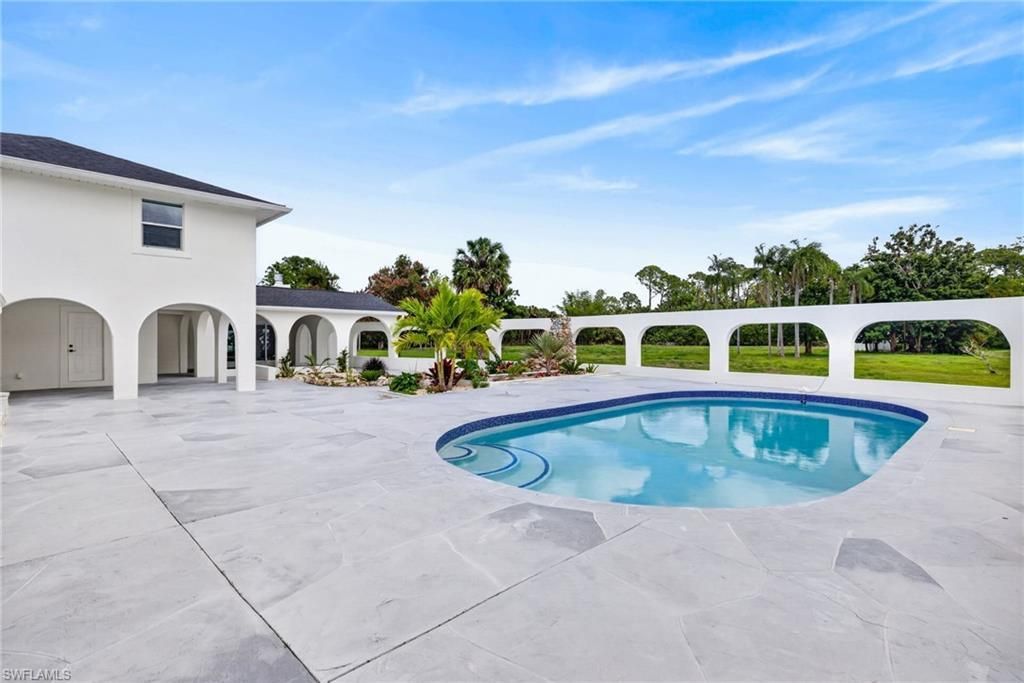 250 19th St Nw, Naples, FL 34120 Photo