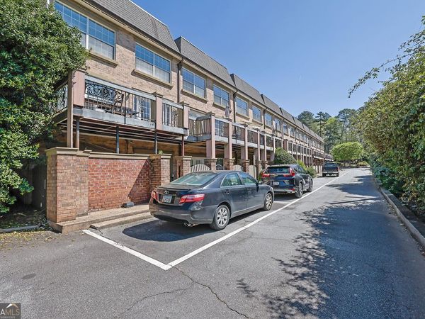6980 Roswell Road, Unit B11, Atlanta, GA 30328