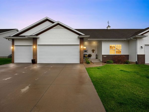 3223 Silver Oak Trail, Marion, IA 52302