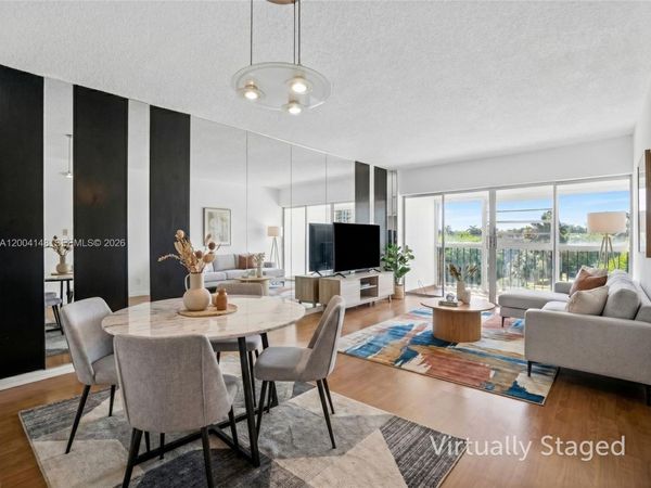 8775 Park Blvd, Unit 406, Miami, FL 33172