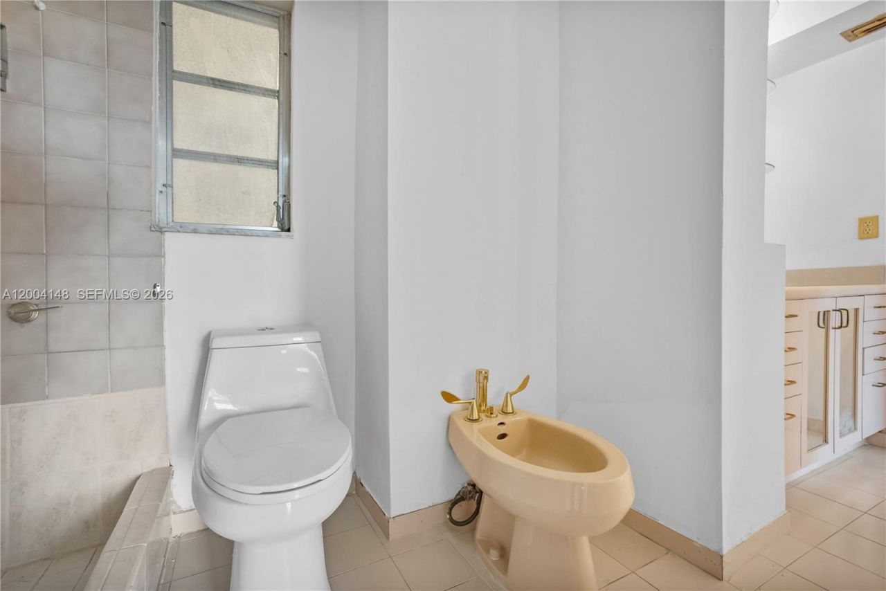 8775 Park Blvd, Unit 406, Miami, FL 33172 Photo