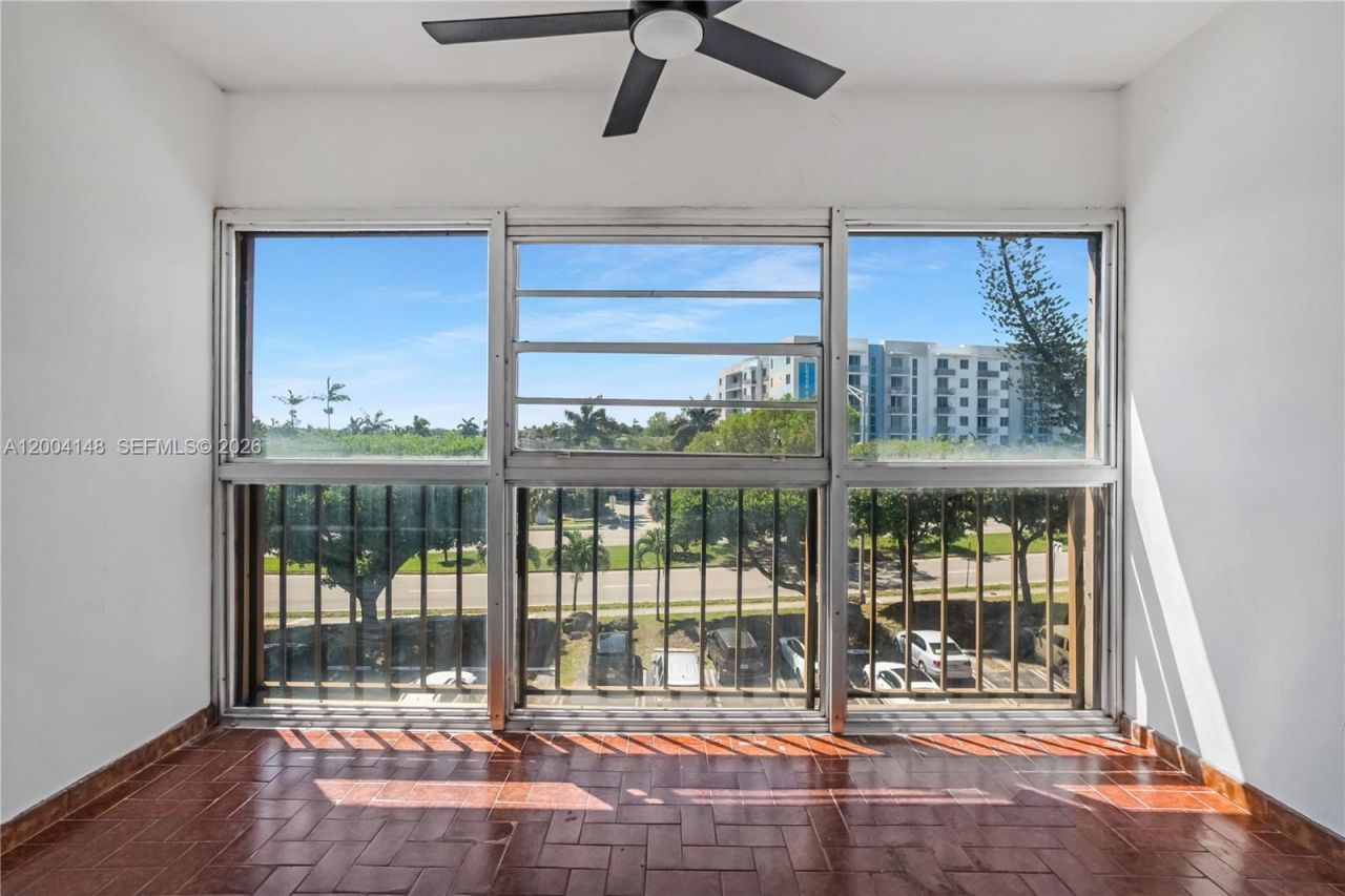 8775 Park Blvd, Unit 406, Miami, FL 33172 Photo
