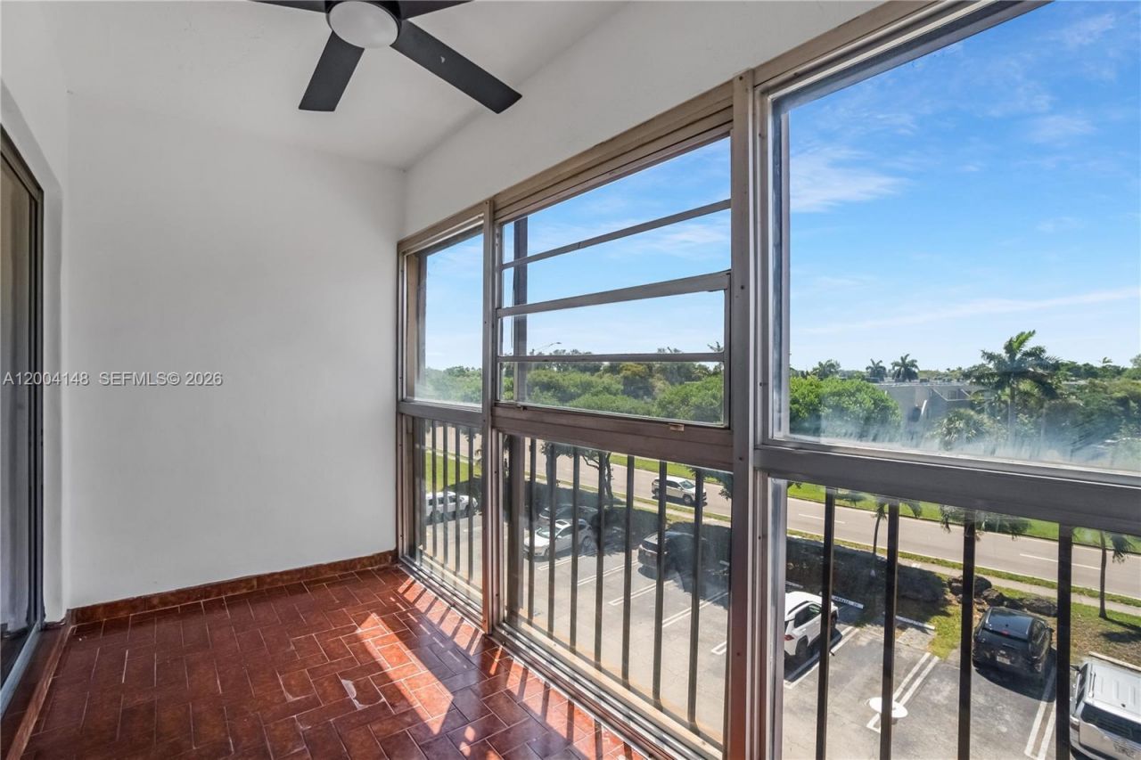 8775 Park Blvd, Unit 406, Miami, FL 33172 Photo