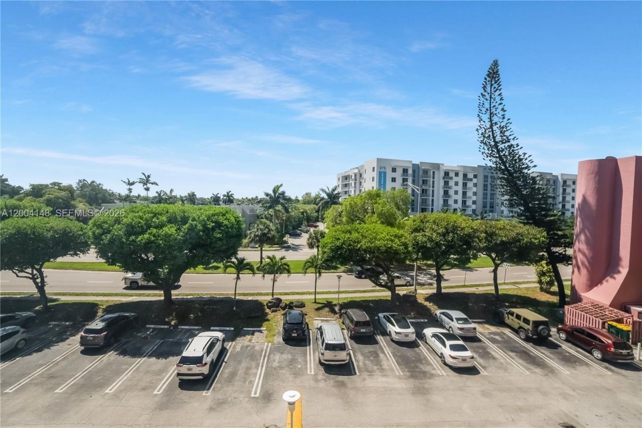 8775 Park Blvd, Unit 406, Miami, FL 33172 Photo