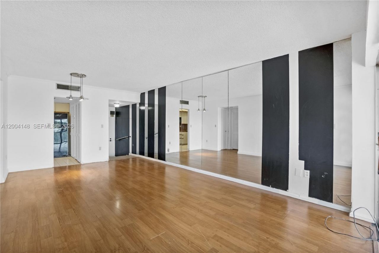 8775 Park Blvd, Unit 406, Miami, FL 33172 Photo