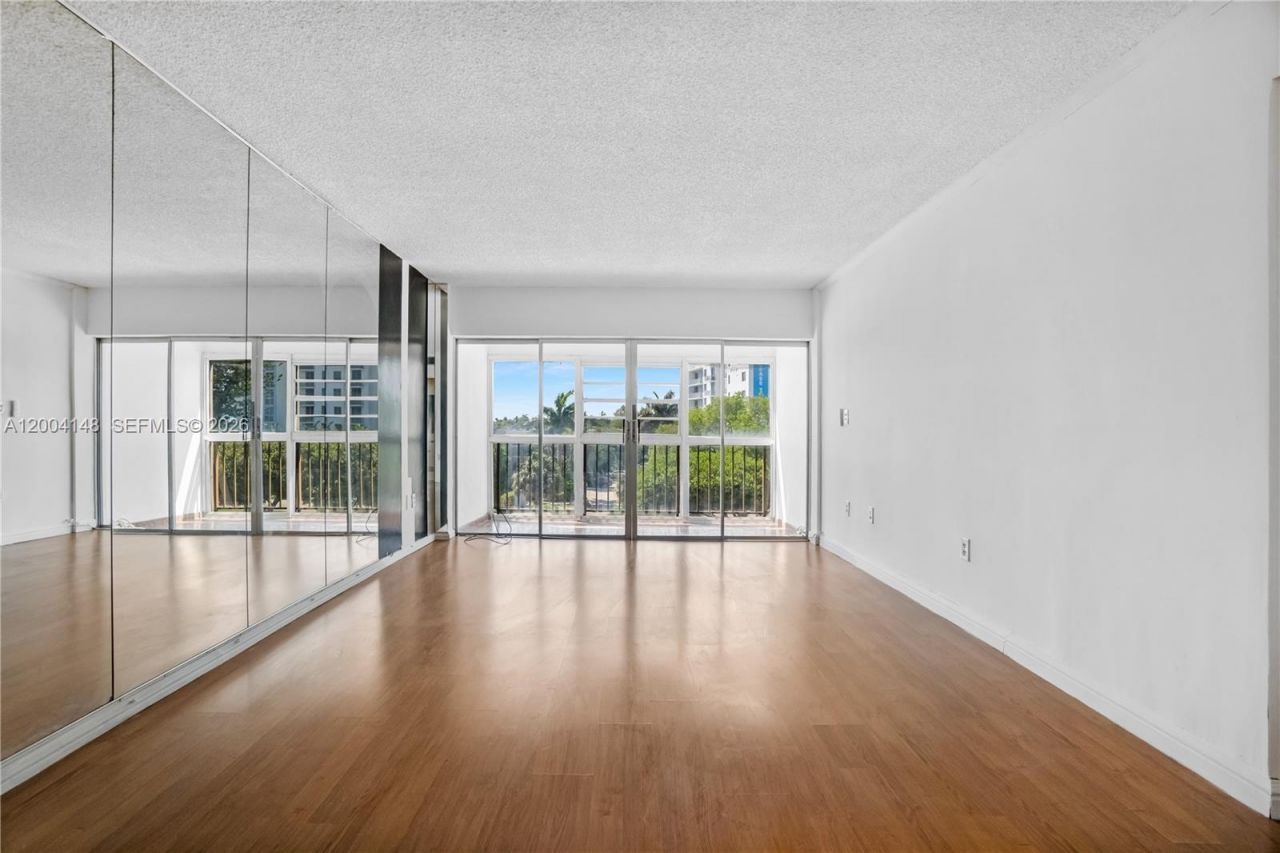 8775 Park Blvd, Unit 406, Miami, FL 33172 Photo
