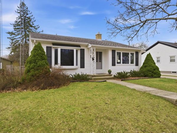 511 Oak STREET, Manitowoc, WI 54220