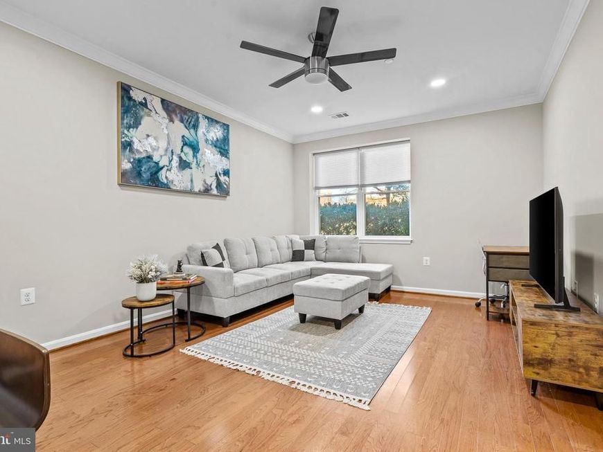 23 Pierside Drive, Unit 111, Baltimore, MD 21230 Main Photo