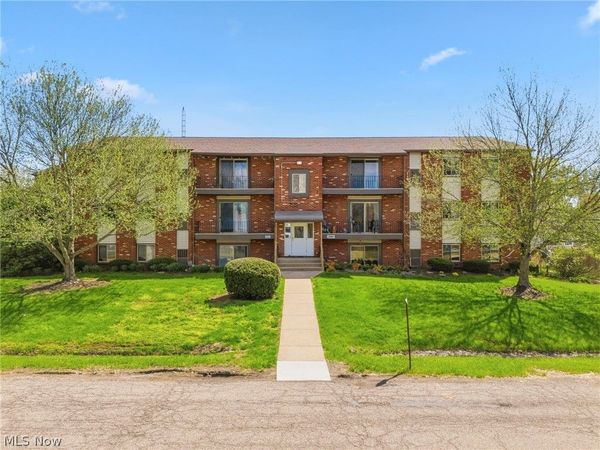 5240 Emil Avenue SW, Unit 102, Navarre, OH 44662