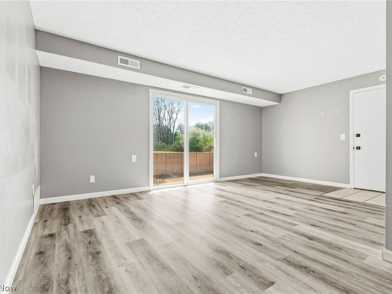 5240 Emil Avenue SW, Unit 102, Navarre, OH 44662 Photo 10