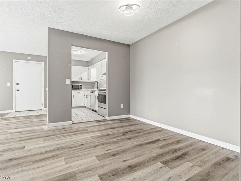 5240 Emil Avenue SW, Unit 102, Navarre, OH 44662 Photo 11