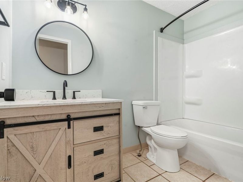 5240 Emil Avenue SW, Unit 102, Navarre, OH 44662 Photo 17