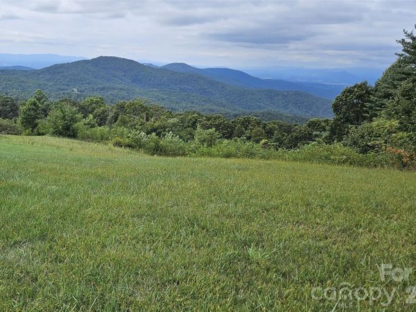 377 Grand Highland Drive , Hendersonville, NC 28792