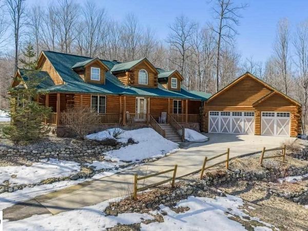 5592 Troon North, Bellaire, MI 49615