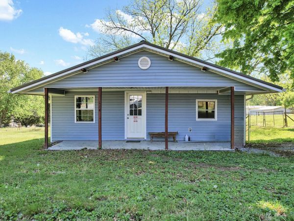 114 Chapel Avenue , Sweetwater, TN 37874