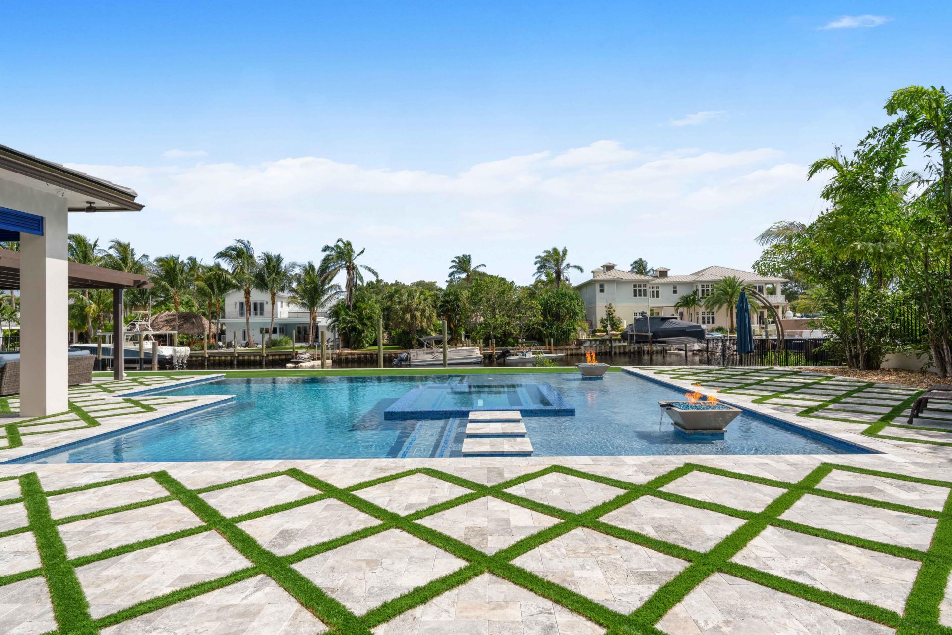 261 Old Jupiter Beach Road, Jupiter, FL 33477 Photo