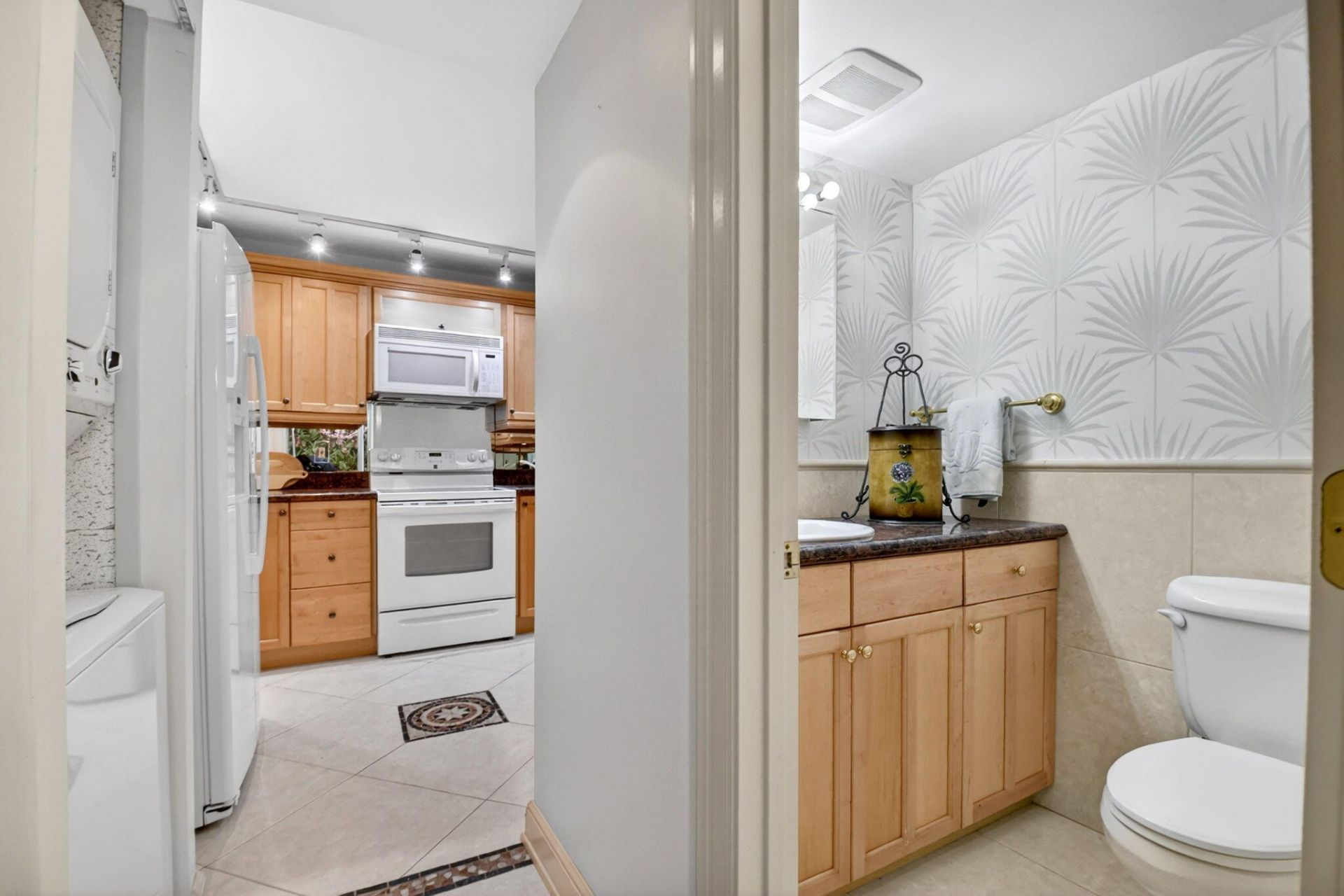 3589 S Ocean Boulevard, Unit 609, South Palm Beach, FL 33480 Photo